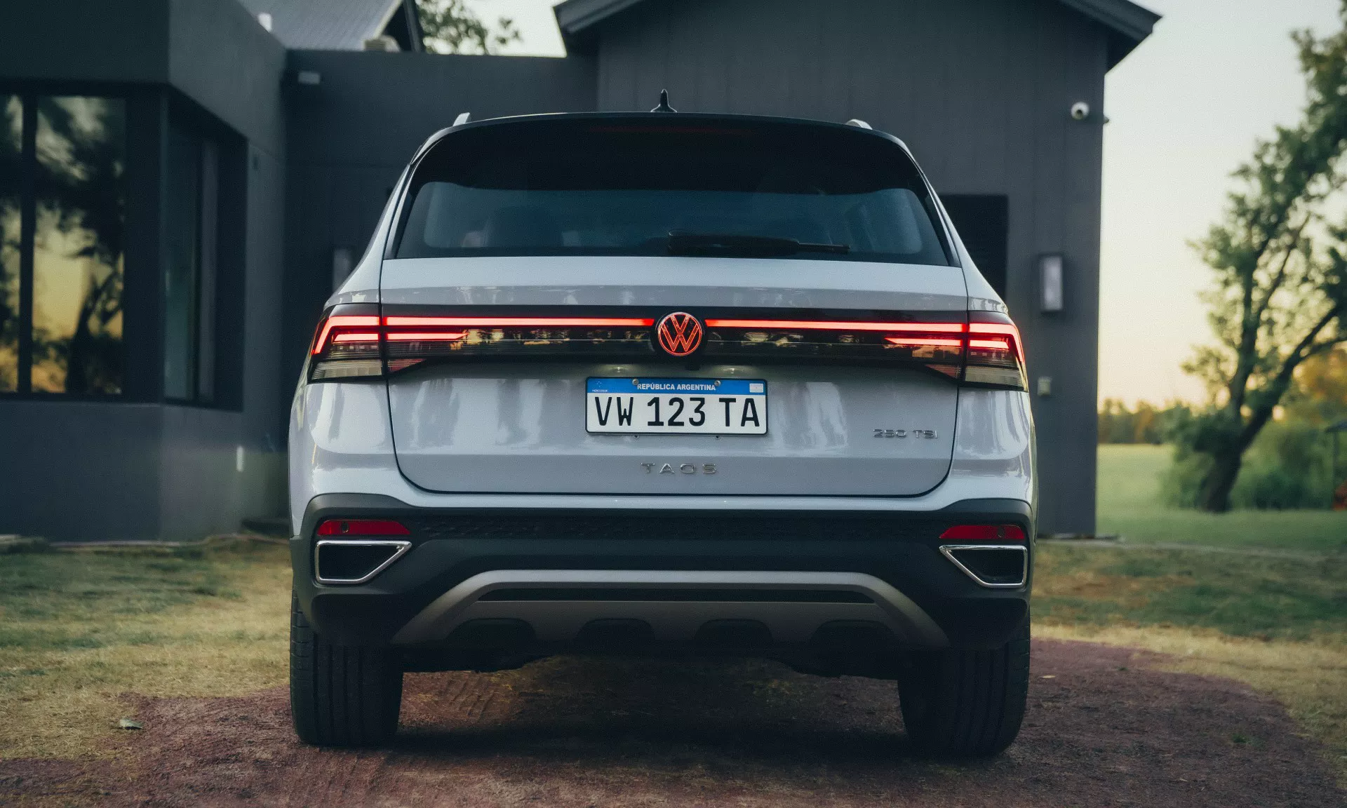 Barra de luz LED con logo VW